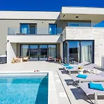 Vila Designer Limes - Pool, & Games Funtana