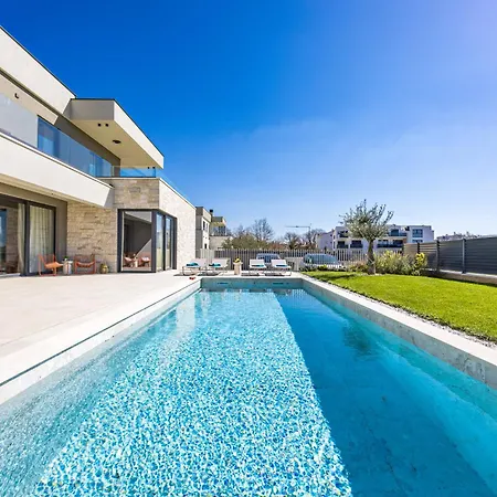 Designer Limes - Pool, & Games فيلة فونتانا