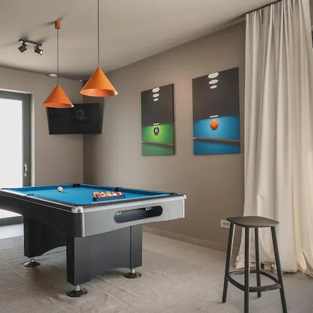 Designer Limes - Pool, & Games * فونتانا