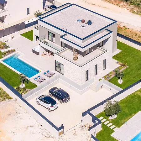 Designer Limes - Pool, & Games فيلة فونتانا