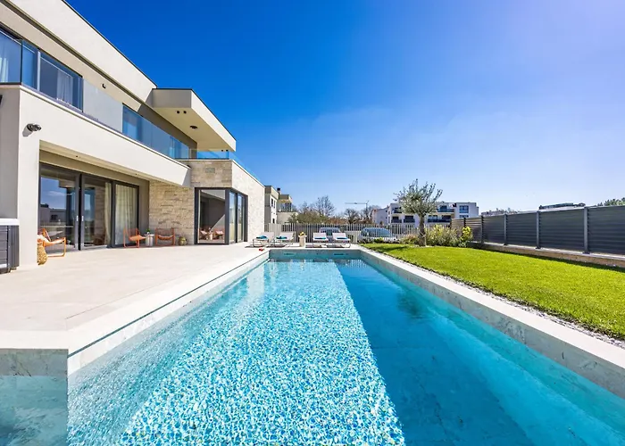 Designer Limes - Pool, & Games Villa Funtana