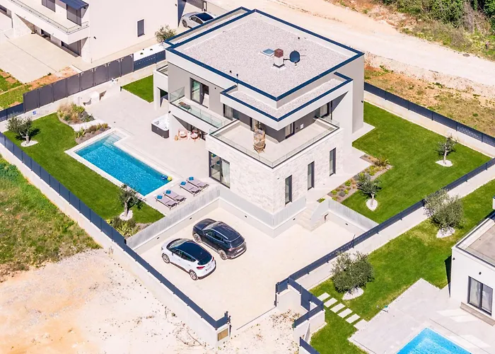 Designer Limes - Pool, & Games Villa Funtana